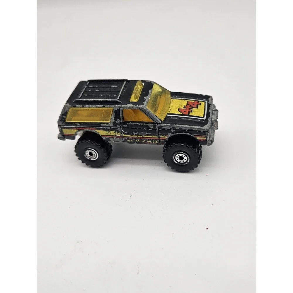 Vtg 1983 Hot Wheels Mattel Chevrolet 4X4 Black/Yellow/Red Blazer